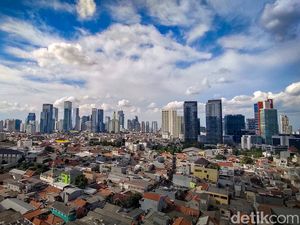 Jokowi Targetkan Pertumbuhan Ekonomi RI 2023 di Atas 5% Jokowi Targetkan Pertumbuhan Ekonomi RI 2023 di Atas 5%