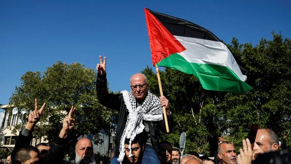 Karim Younis Hirup Udara Bebas Setelah 40 Tahun Dipenjara Israel