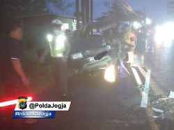 Kecelakaan Truk Vs Pikap Terjadi di Banguntapan Bantul