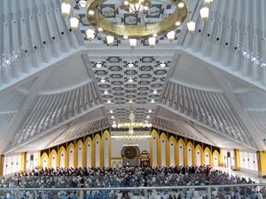 Niat Sholat Idul Fitri Berjamaah dan Sendiri Lengkap dengan Tata Caranya Niat Sholat Idul Fitri Berjamaah dan Sendiri Lengkap dengan Tata Caranya