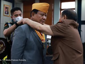 Prabowo Dianugerahi Bintang Legiun Veteran RI di HUT LVRI ke-66
