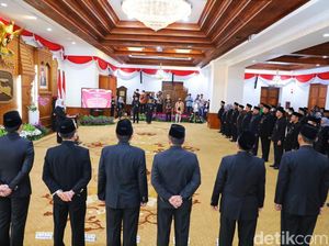 Gubernur Khofifah Lantik Pejabat Eselon II dan Kepala BRIDA Jatim Gubernur Khofifah Lantik Pejabat Eselon II dan Kepala BRIDA Jatim