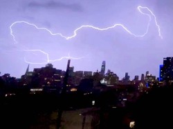 Mengapa Rambut Berdiri Tegak Sebelum Sambaran Petir? Ini Penjelasannya