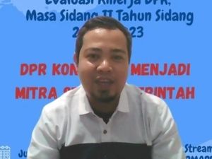 Formappi Kritik DPR: Jangan Hanya Tanya dan Puas Diri dengan Pemerintah Formappi Kritik DPR: Jangan Hanya Tanya dan Puas Diri dengan Pemerintah