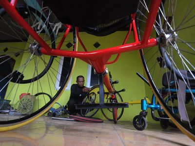 Perajin di Klaten Produksi Kursi Roda Olahraga untuk Difabel