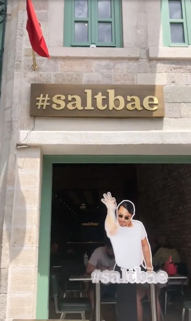 Tiru Menu Salt Bae, Restoran Ini Sajikan Burger Seharga Rp 130 Ribu