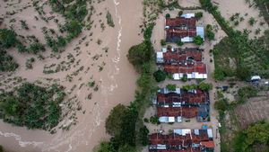 Semarang Dilanda Banjir Bandang, Warga Dievakuasi
