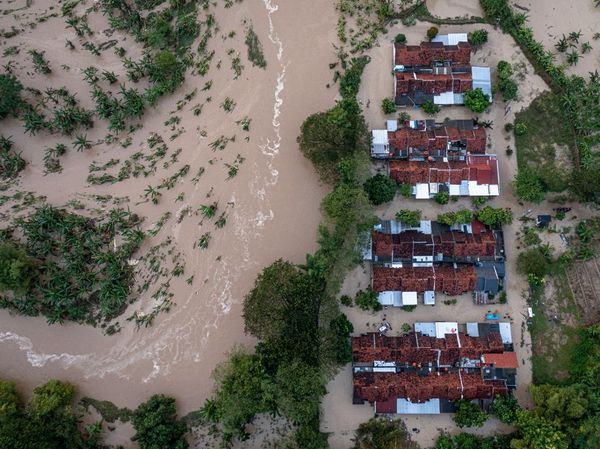 Semarang Dilanda Banjir Bandang, Warga Dievakuasi