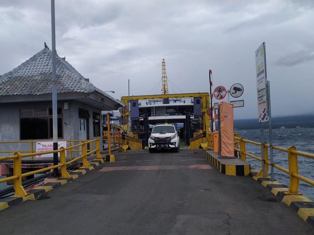 Pelabuhan Gilimanuk Ditutup Lagi, Kendaraan Dikeluarkan dari Kapal