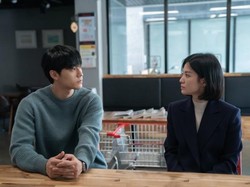 Song Hye Kyo & Lee Do Hyun Nyaris Ciuman di The Glory, Batal karena Hal Ini