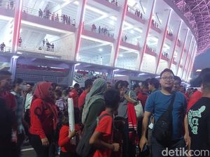 Pertandingan Indonesia Vs Vietnam Selesai, Suporter Bubarkan Diri dari GBK