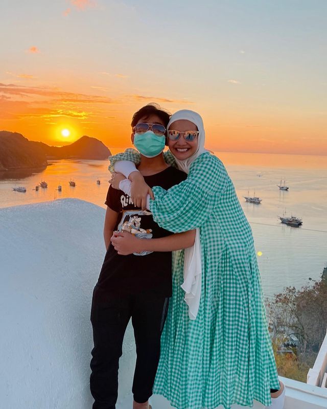 Zaskia Sungkar dan Muhammad Rizky Rakhmani