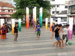 Sepakbola Jalanan Anak-anak Naripan