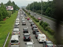 Usai Libur Natal, Puluhan Ribu Kendaraan Keluar Bandung
