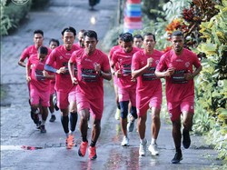Sengkarut Arema FC, Masalah Stadion hingga Bus Dilempari Batu