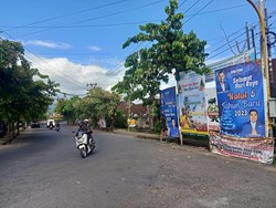 Politikus Tebar Pesona, Baliho-Spanduk Bertebaran di Jembrana