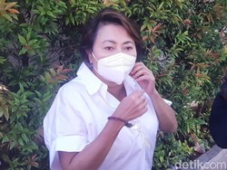 Indy Barends Lega Indra Bekti Keluar ICU dan Selang di Kepala Dilepas