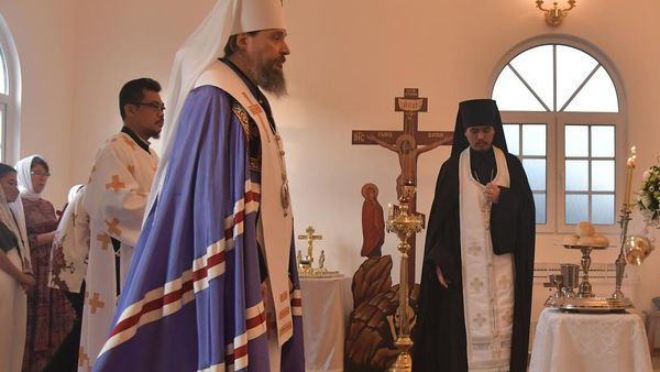 Khidmat Ibadah Malam Natal di Gereja Ortodoks St. Vladimir