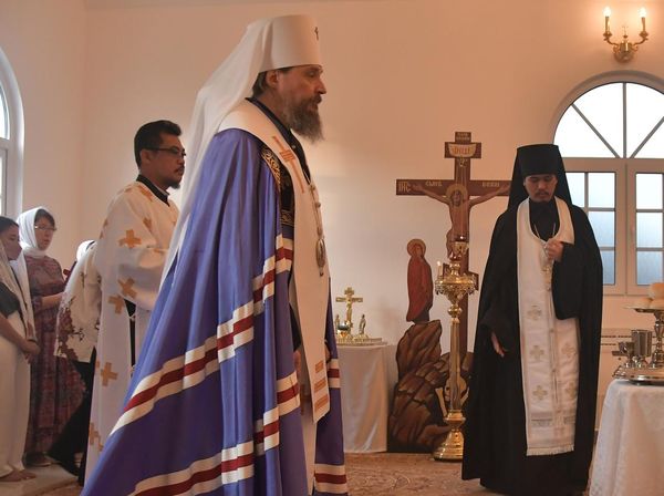 Khidmat Ibadah Malam Natal di Gereja Ortodoks St. Vladimir