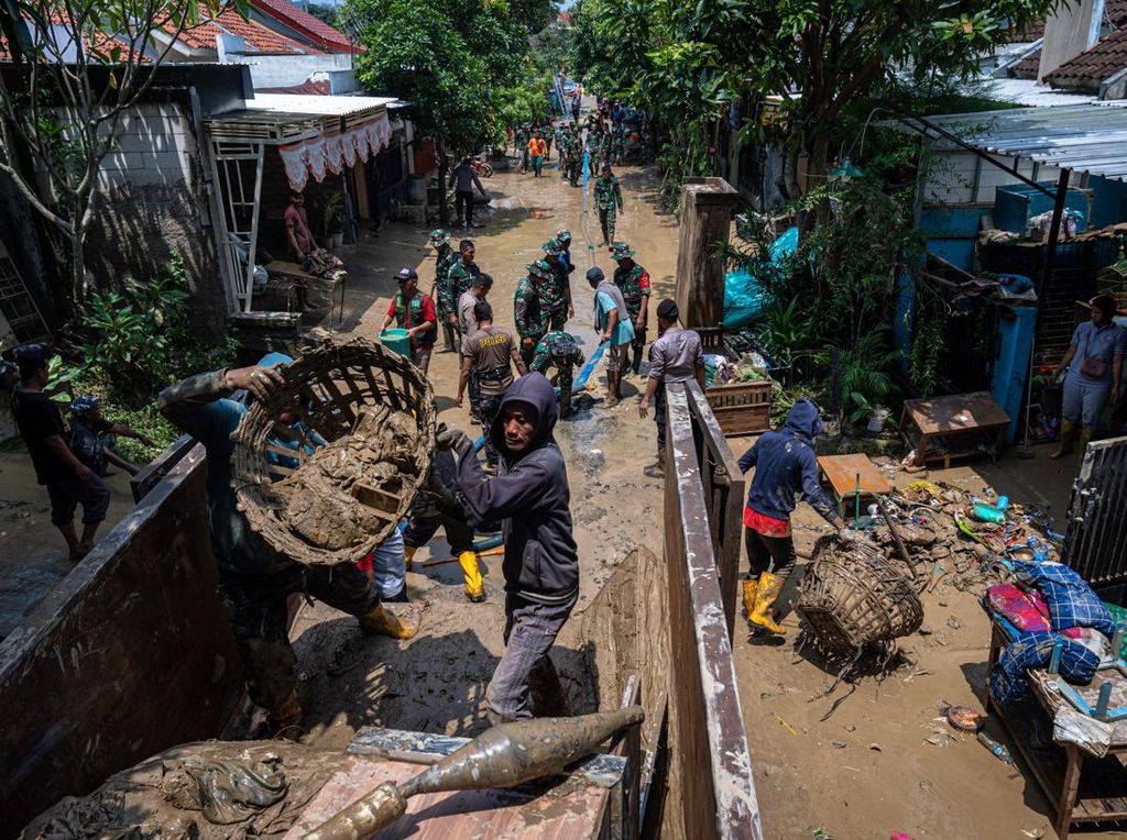 Cerita Momen Mencekam Banjir Bandang Terjang Dinar Indah Semarang