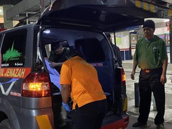 Lansia Tiba-tiba Pingsan Lalu Meninggal di Stasiun Pondok Cina Depok