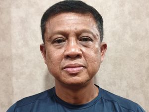 Penampakan Kombes Yulius Usai Ditangkap Nyabu di Hotel Jakut Penampakan Kombes Yulius Usai Ditangkap Nyabu di Hotel Jakut