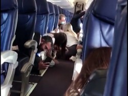 Penumpang Pesawat Terjebak Baku Tembak Usai Penangkapan Anak El Chapo