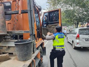 Wanita Paruh Baya di Medan Tewas Terlindas Truk!