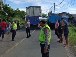 2 Truk Mogok Bergantian, Denpasar-Gilimanuk Macet Hampir Setengah Hari