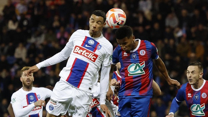 Soccer Football - Coupe de France - LB Chateauroux v Paris St Germain - Stade Gaston Petit, Chateauroux, France - January 6, 2023 Paris St Germains Hugo Ekitike in action REUTERS/Stephane Mahe