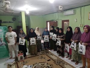 Relawan Ganjar Beri Bantuan Speaker untuk Majelis Taklim di Cakung