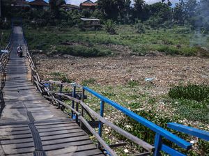Duh, Sungai Citarum Bandung Kembali Dipadati Sampah