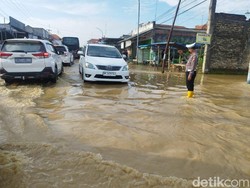 Blega Bangkalan Banjir Lagi, Macet di Jalan Sampai 2 Kilometer