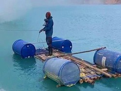 Berikut Alasan Penambang Belerang Tetap Bekerja Meski Ijen Waspada