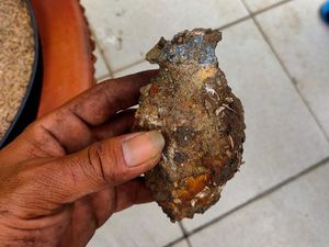 Balai Kota Surabaya Dipastikan Aman Usai Ada Temuan Granat di Taman Balai Kota Surabaya Dipastikan Aman Usai Ada Temuan Granat di Taman