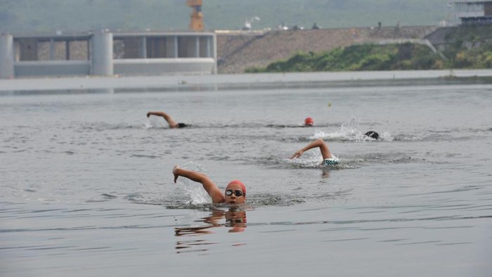 Jatiluhur Open Water Swim Test, Road to ITB Jatiluhur International Triathlon (dok.ALSI) Jatiluhur Open Water Swim Test, Road to ITB Jatiluhur International Triathlon (dok.ALSI)