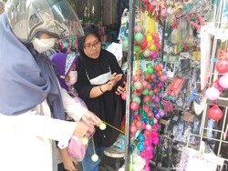 Senangnya Pedagang Latto-latto di Makassar Raup Cuan Rp 30 Juta Sebulan