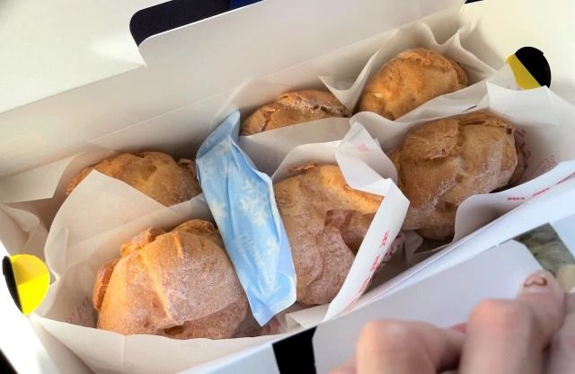 Pelanggan Rela Antre Satu Jam Demi Dapat Menu Spesial di Beard Papa