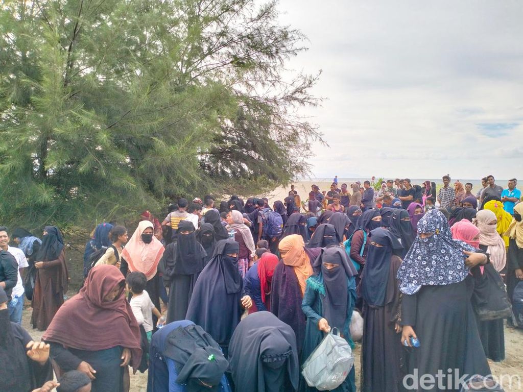 Gelombang Ratusan Imigran Rohingya Terdampar di Tanah Rencong