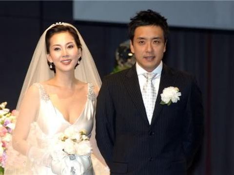 Potret pernikahan Kim Nam Joo dan Kim Seung Woo