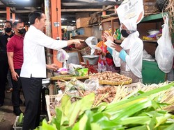 Hasil Jokowi Blusukan ke Pasar: Harga Beras Naik, Lainnya Masih Stabil