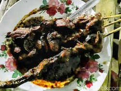 Gurihnya Sate Merpati yang Tak Pernah Ingkar Janji pada Lidah Pembeli