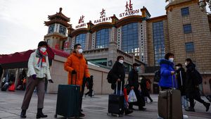 Suasana Stasiun Kereta Beijing Jelang Tahun Baru Imlek