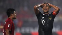 Indonesia gagal mencetak gol balasan hingga laga tuntas. Vietnam menang 2-0 untuk melaju ke final.   