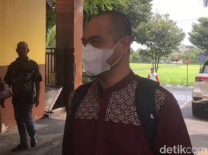 Venna Melinda Diperiksa 4 Jam Setelah Laporkan KDRT Suaminya Venna Melinda Diperiksa 4 Jam Setelah Laporkan KDRT Suaminya