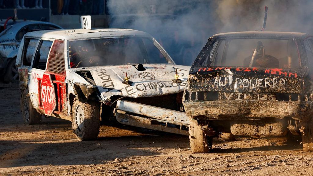 Ganasnya Lomba Mobil di Malta, Saling Sikut Demi Tujuan Mulia Ganasnya Lomba Mobil di Malta, Saling Sikut Demi Tujuan Mulia