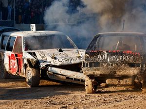 Ganasnya Lomba Mobil di Malta, Saling Sikut Demi Tujuan Mulia