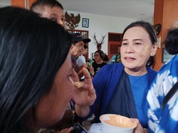 Mandi-mandi Tak Hanya Dinikmati Warga Kampung Portugis, Bisa Juga Buat Turis