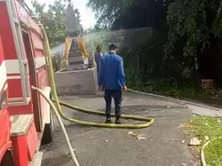 Korsleting Kabel Tegangan Tinggi, Beringin Terbakar