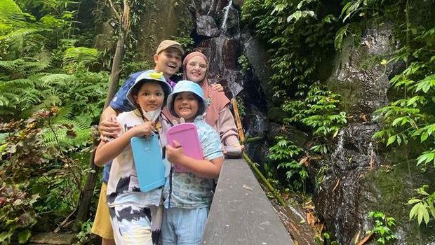 Keluarga Indra Bekti Keluarga Indra Bekti